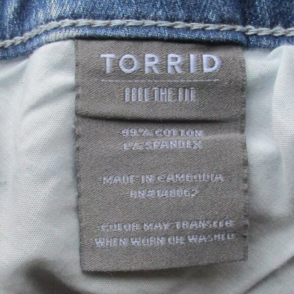 TORRID JEANS Size 14 Cuffed Boyfriend Crop Denim - Picture 6 of 7